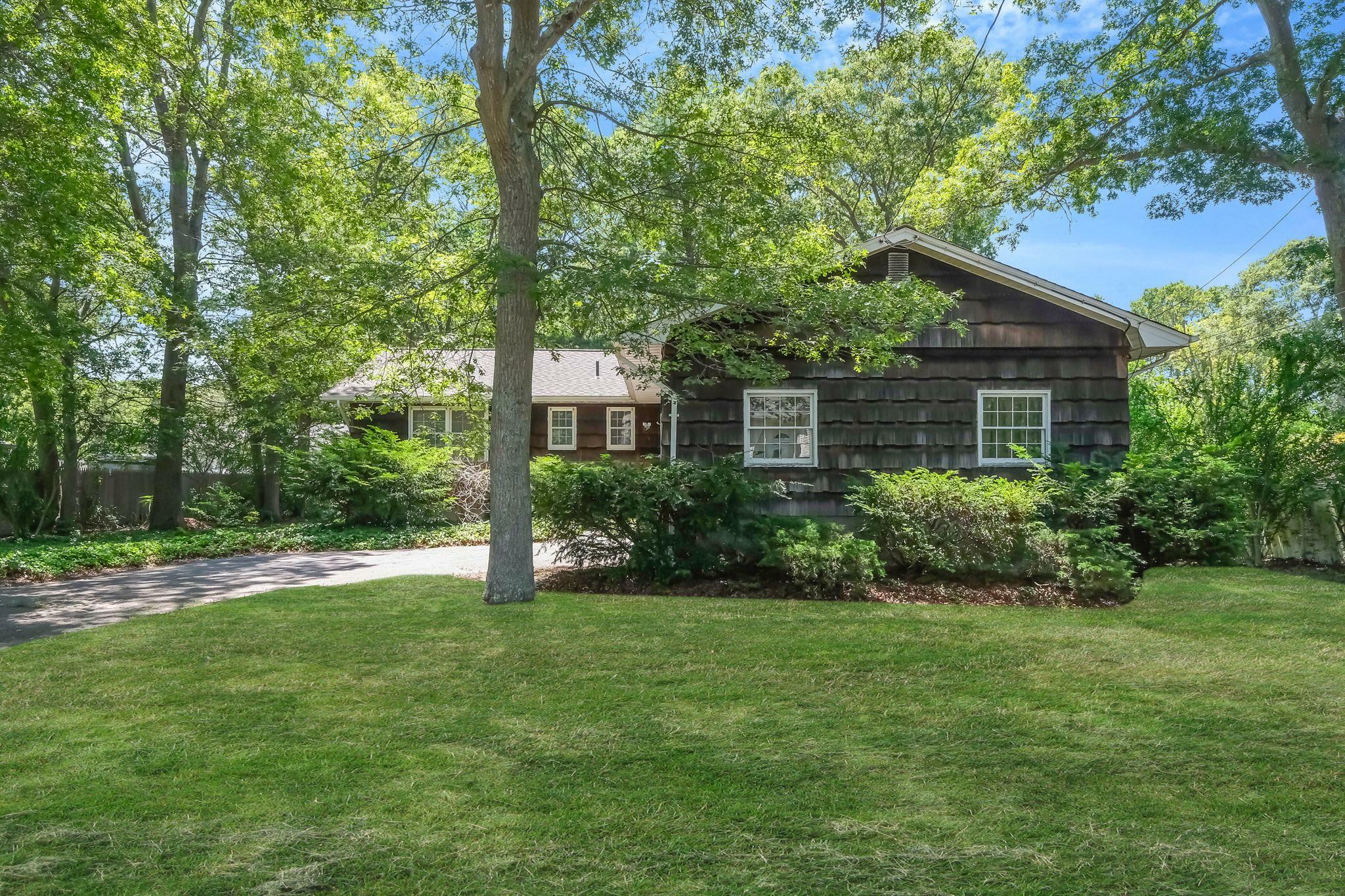 Property Photo: 6 Bayside Avenue NY 11763