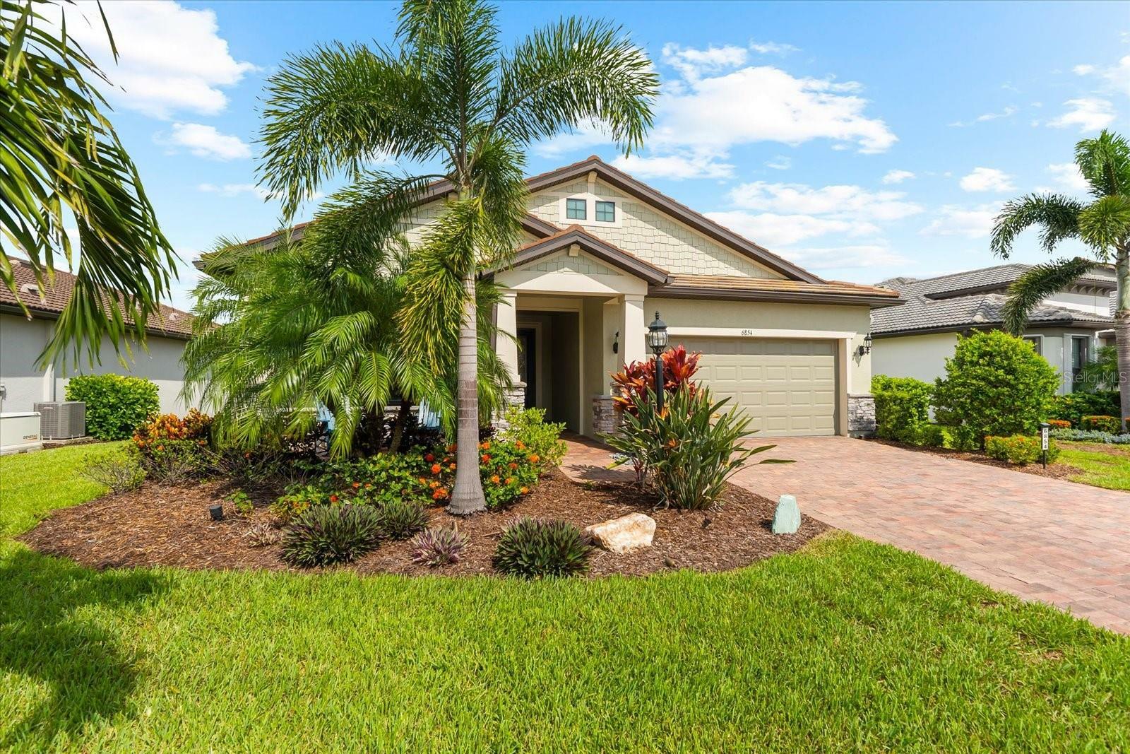 Property Photo: 6854 Chester Trail FL 34202