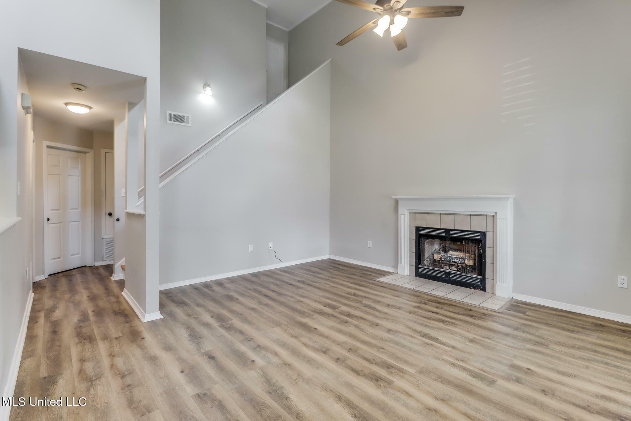 Property Photo:  20 Oakmont Place  MS 39560 