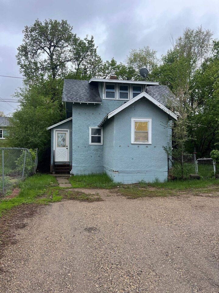 Property Photo:  919 Soo Street  ND 58701 