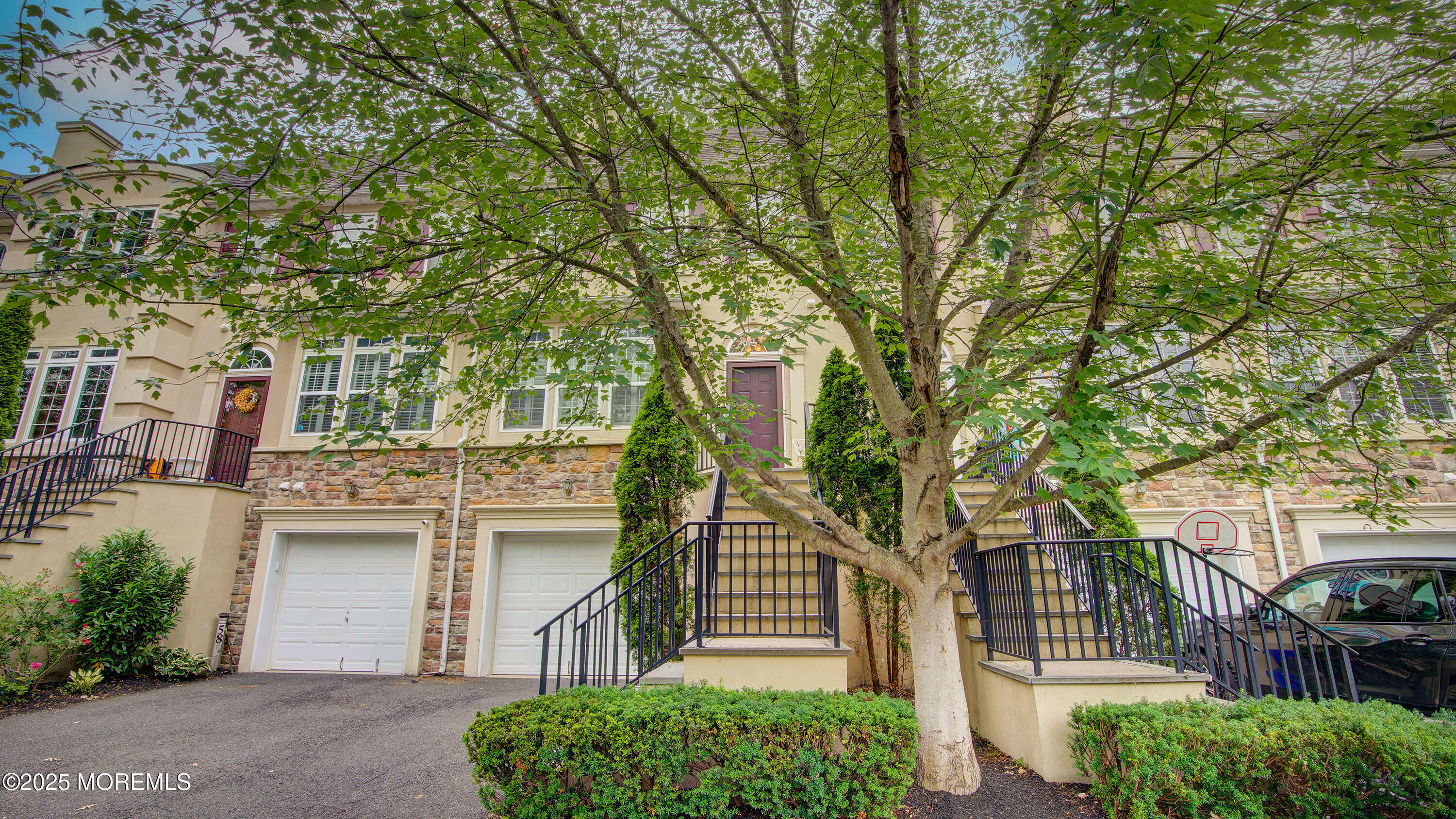 56 W Aspen Way  Aberdeen NJ 07747 photo