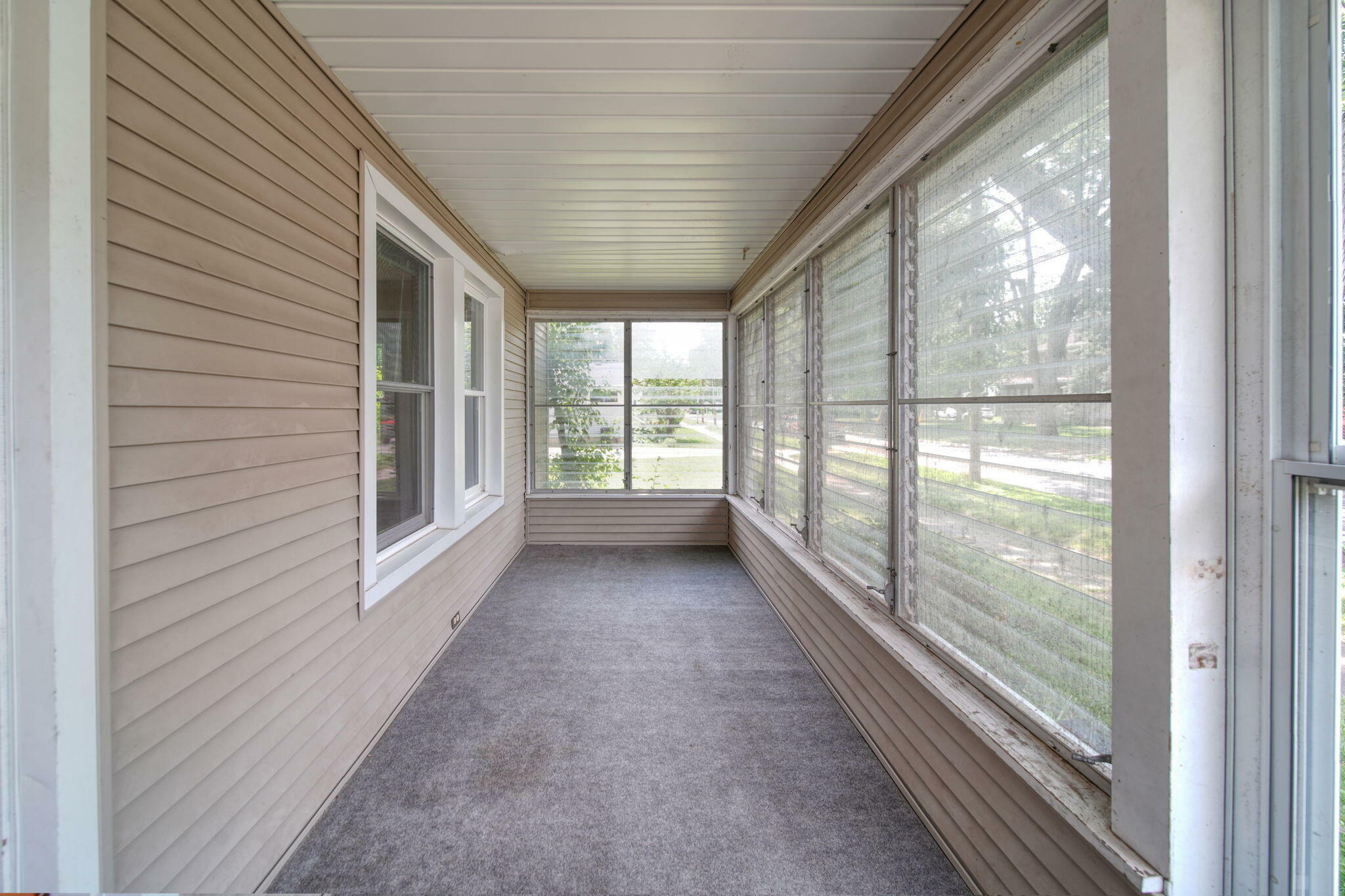 Property Photo: 407 S Grinnell Street MI 49203