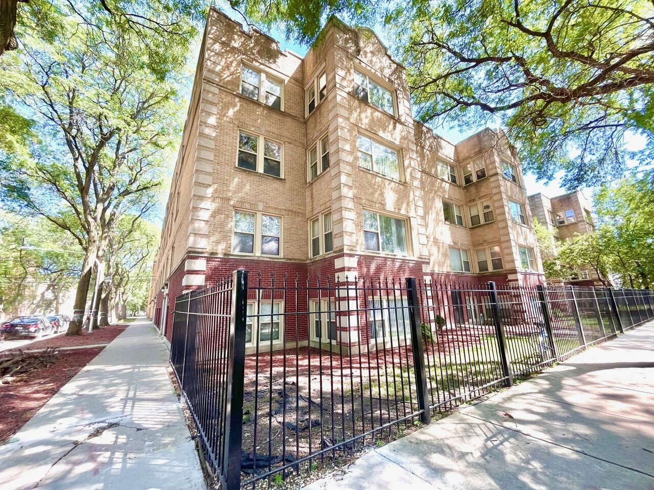 Property Photo:  4857 N Harding Avenue 1  IL 60625 