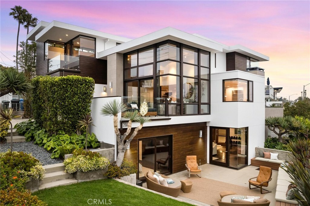 2114 Manhattan Ave  Hermosa Beach CA 90254 photo