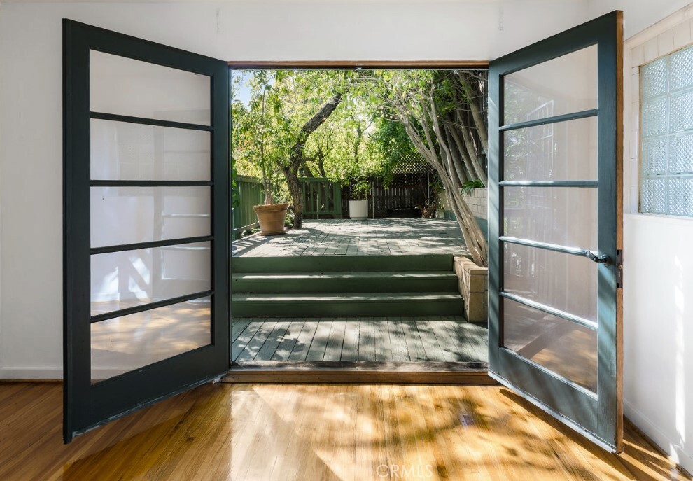 2174 Beachwood  Los Angeles CA 90068 photo