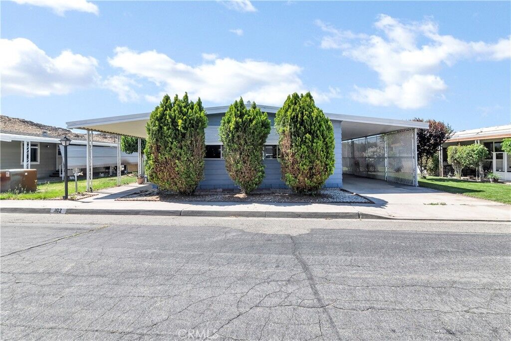 Property Photo:  15940 Stoddard Wells Road 102  CA 92395 