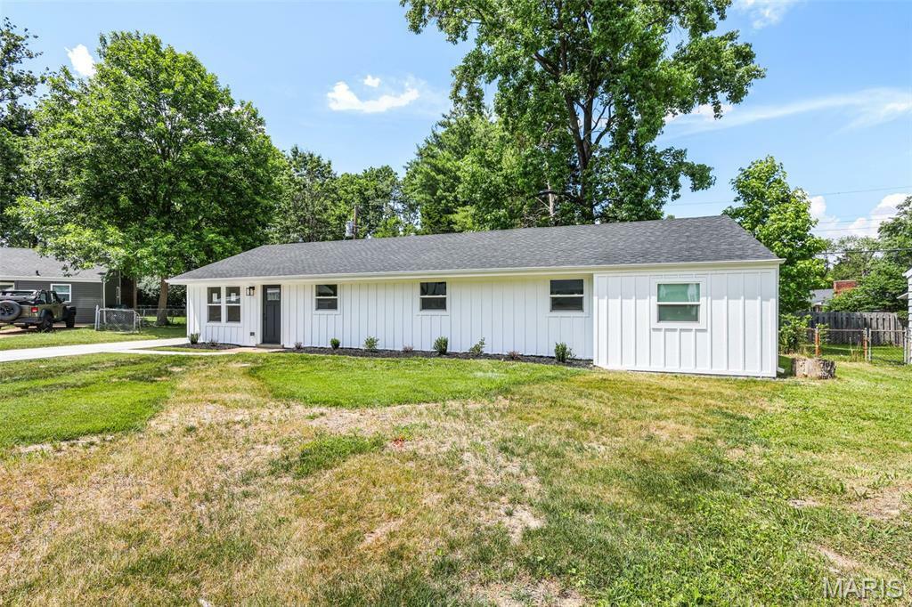 Property Photo: 715 Westchester Court MO 63122