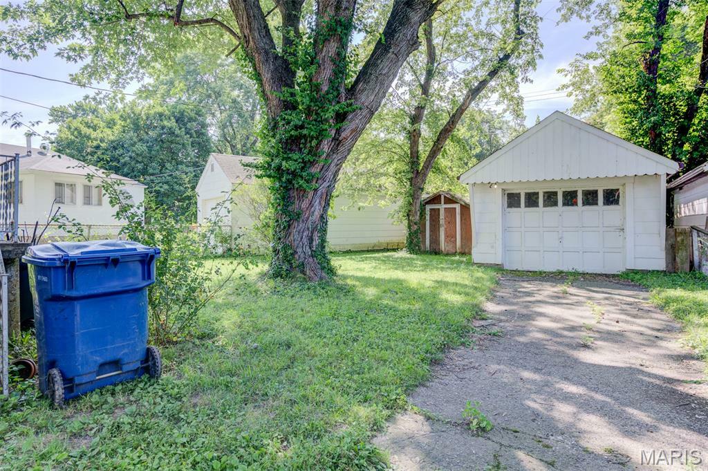 Property Photo: 8232 Davenport Drive MO 63134