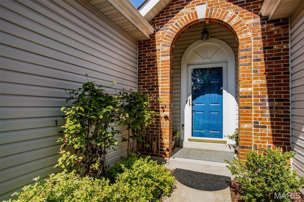 Property Photo: 1168 Oak Knoll Manor Court MO 63119