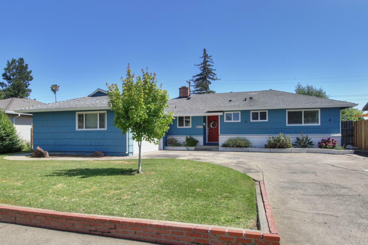 2166 Sarazen Avenue  Sacramento CA 95822 photo