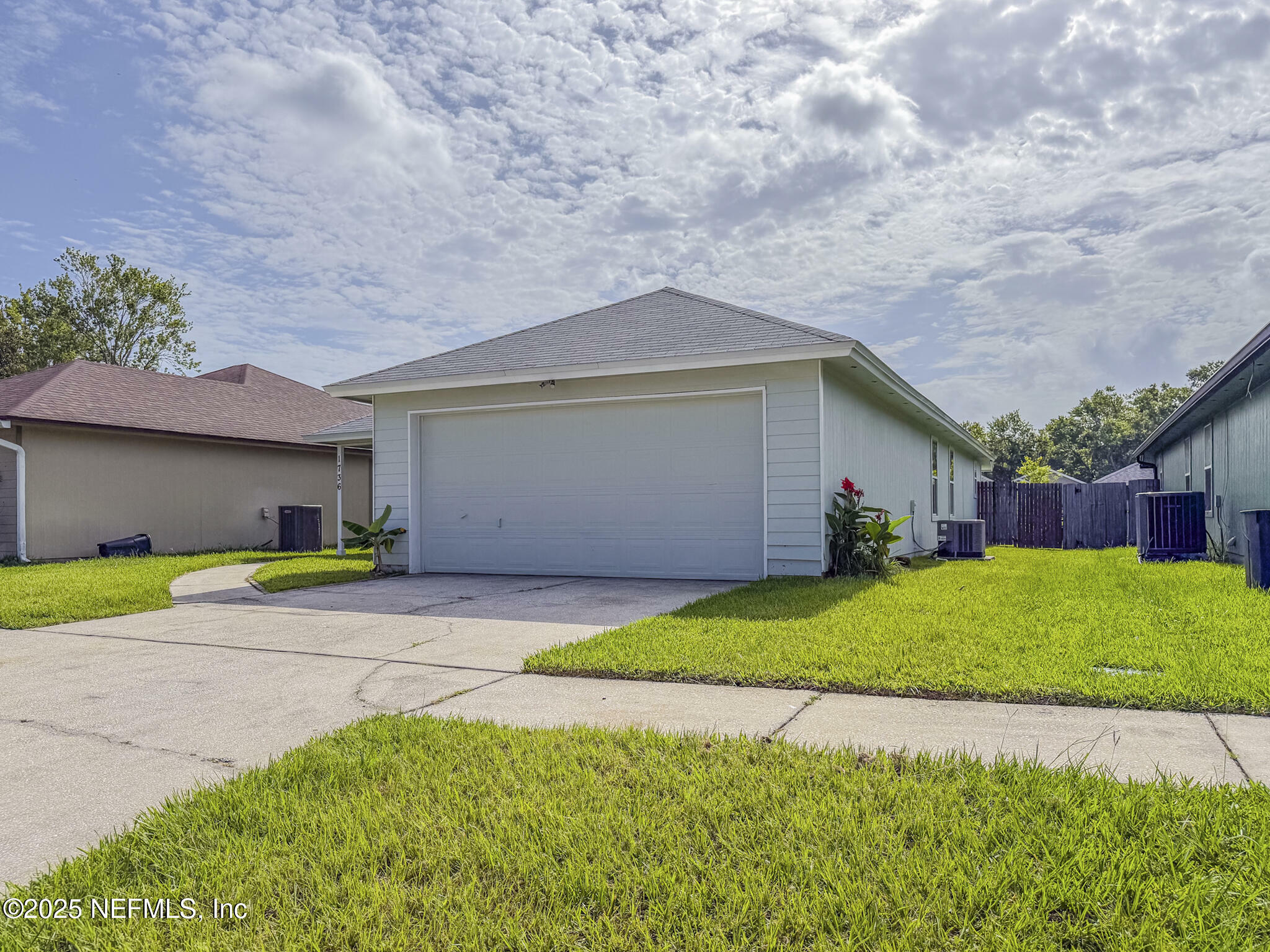 Property Photo: 1736 Ashwood Circle FL 32068