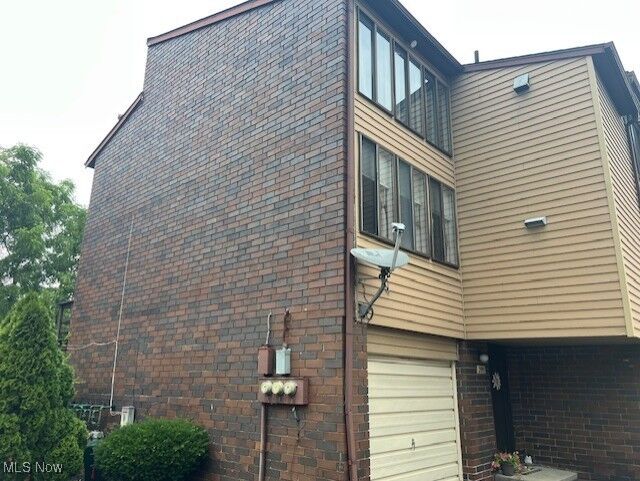 Property Photo:  2091 Penguin Avenue  OH 44319 