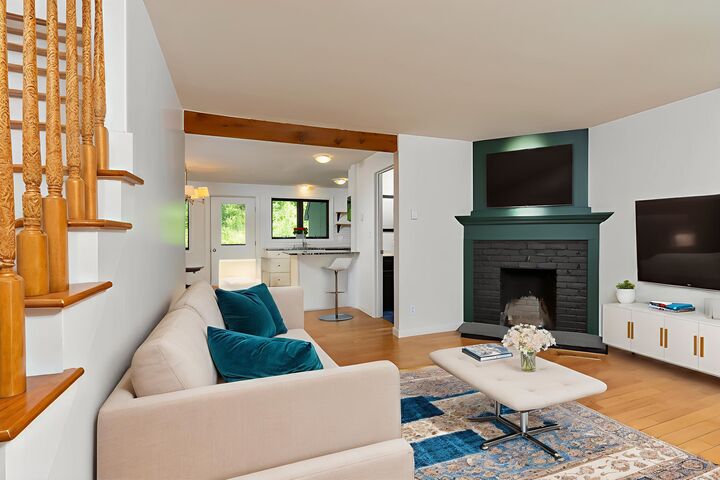 Property Photo:  5 College Hill  NH 03755 