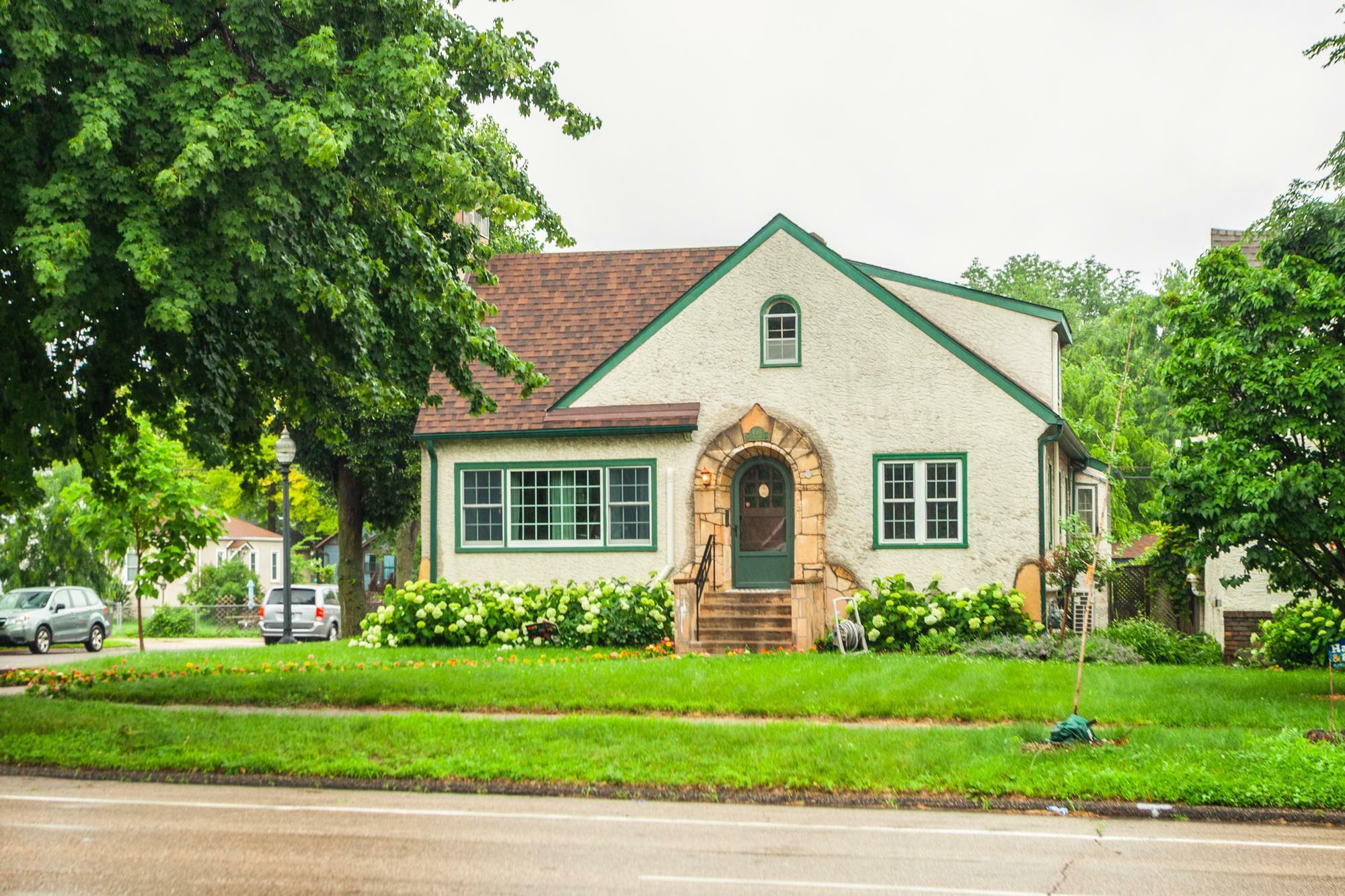 Property Photo:  4301 Portland Avenue  MN 55407 