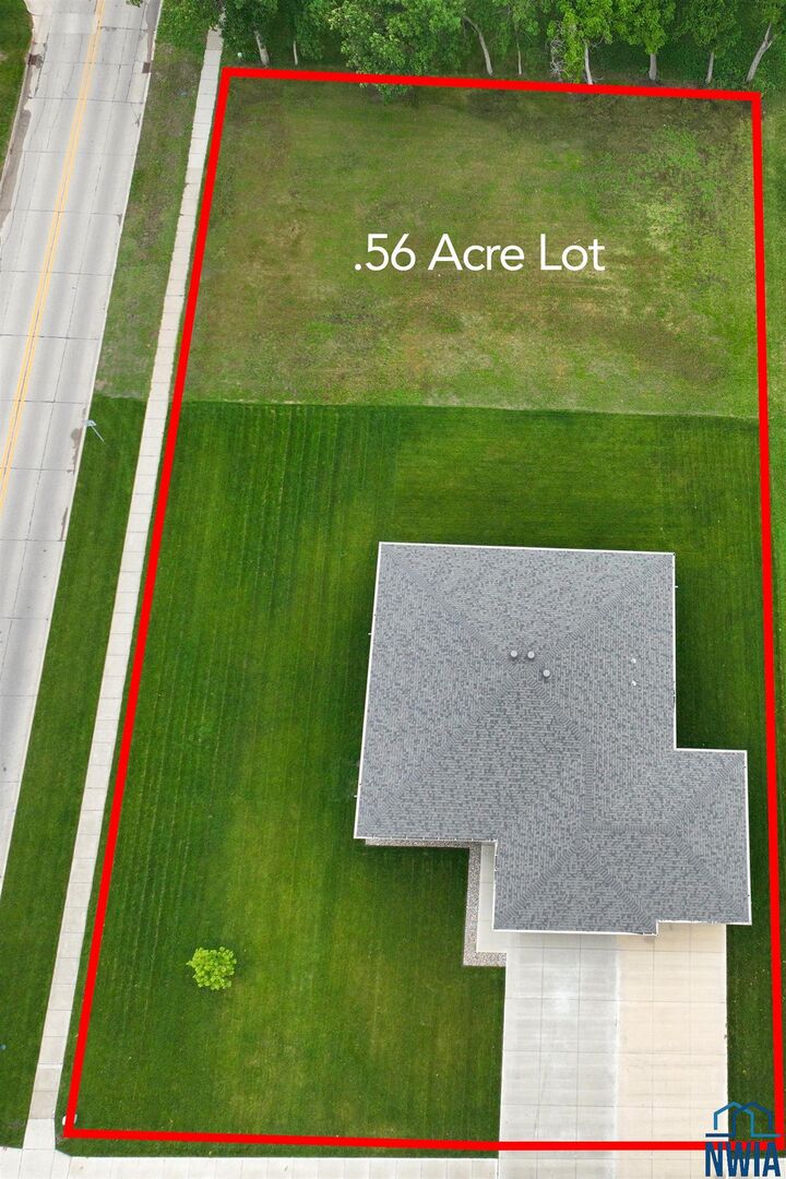 Property Photo:  601 Topaz Dr - Lot 4 &Amp 5  IA 51054