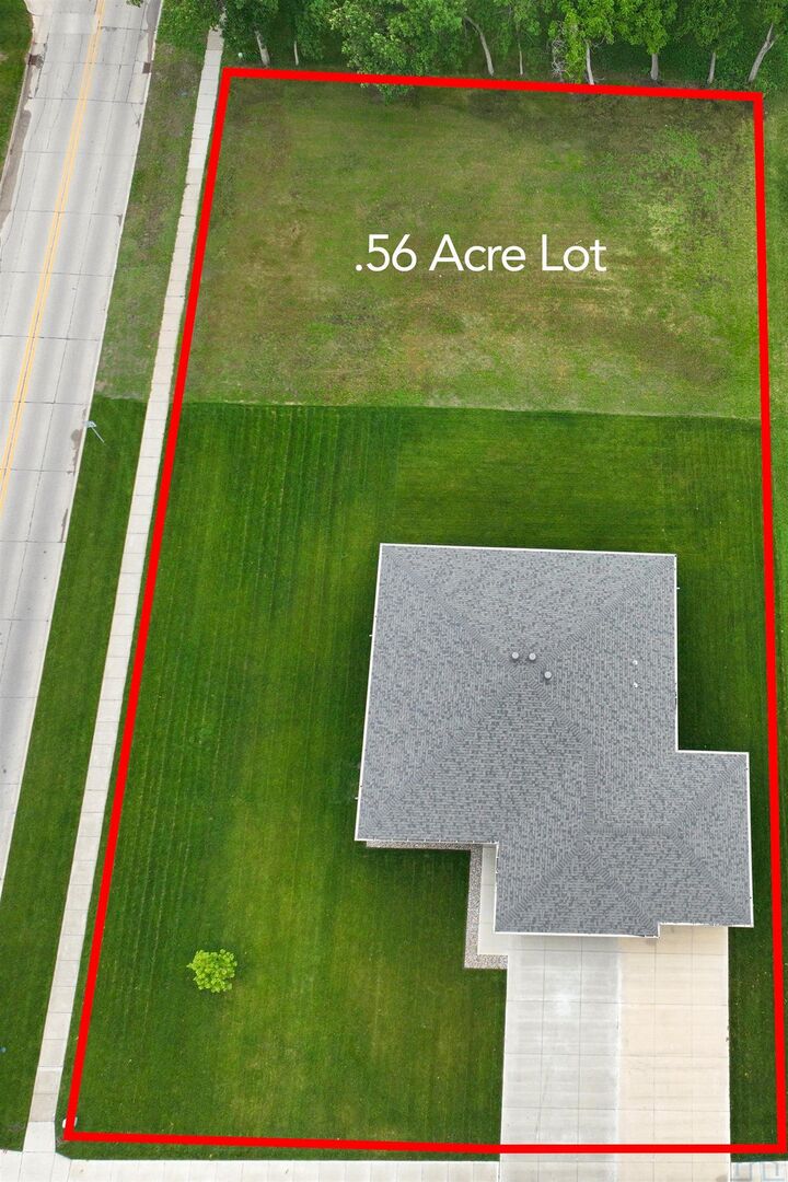 Property Photo: 601 Topaz Dr - Lot 4 &Amp 5 IA 51054