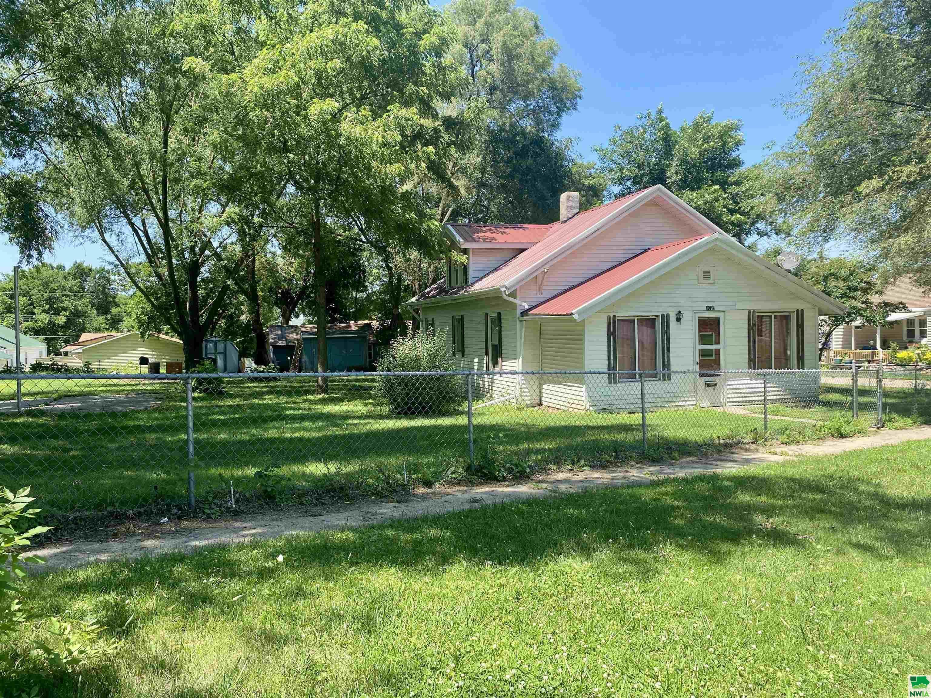 Property Photo: 1625 Glendale Blvd. IA 51105