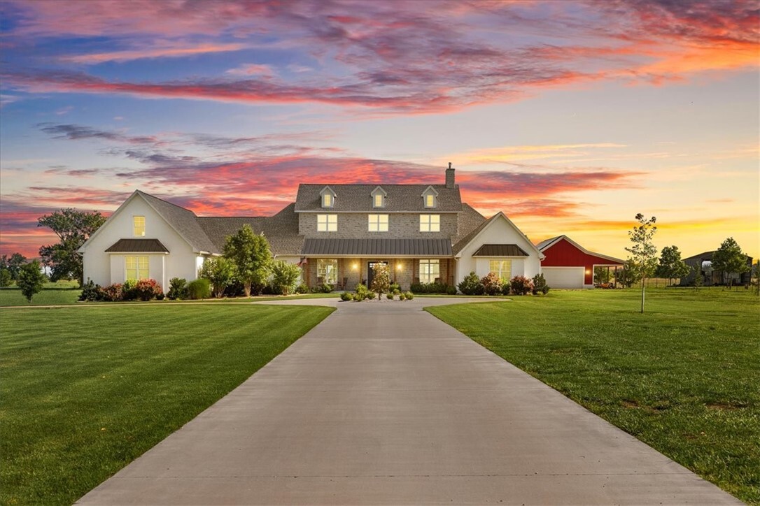 Property Photo: 9826 Philpott Road AR 72713