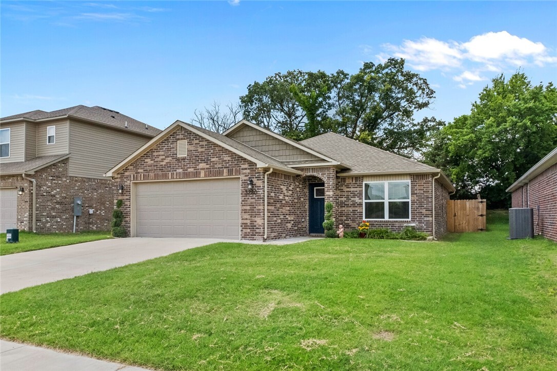 Property Photo: 3280 Red Tail Way AR 72730