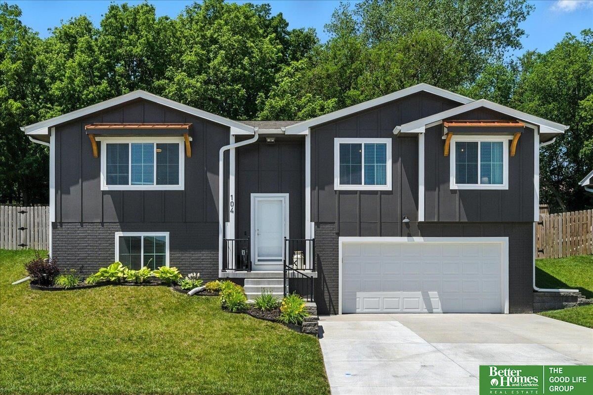Property Photo:  104 Maplewood Circle  IA 51534 