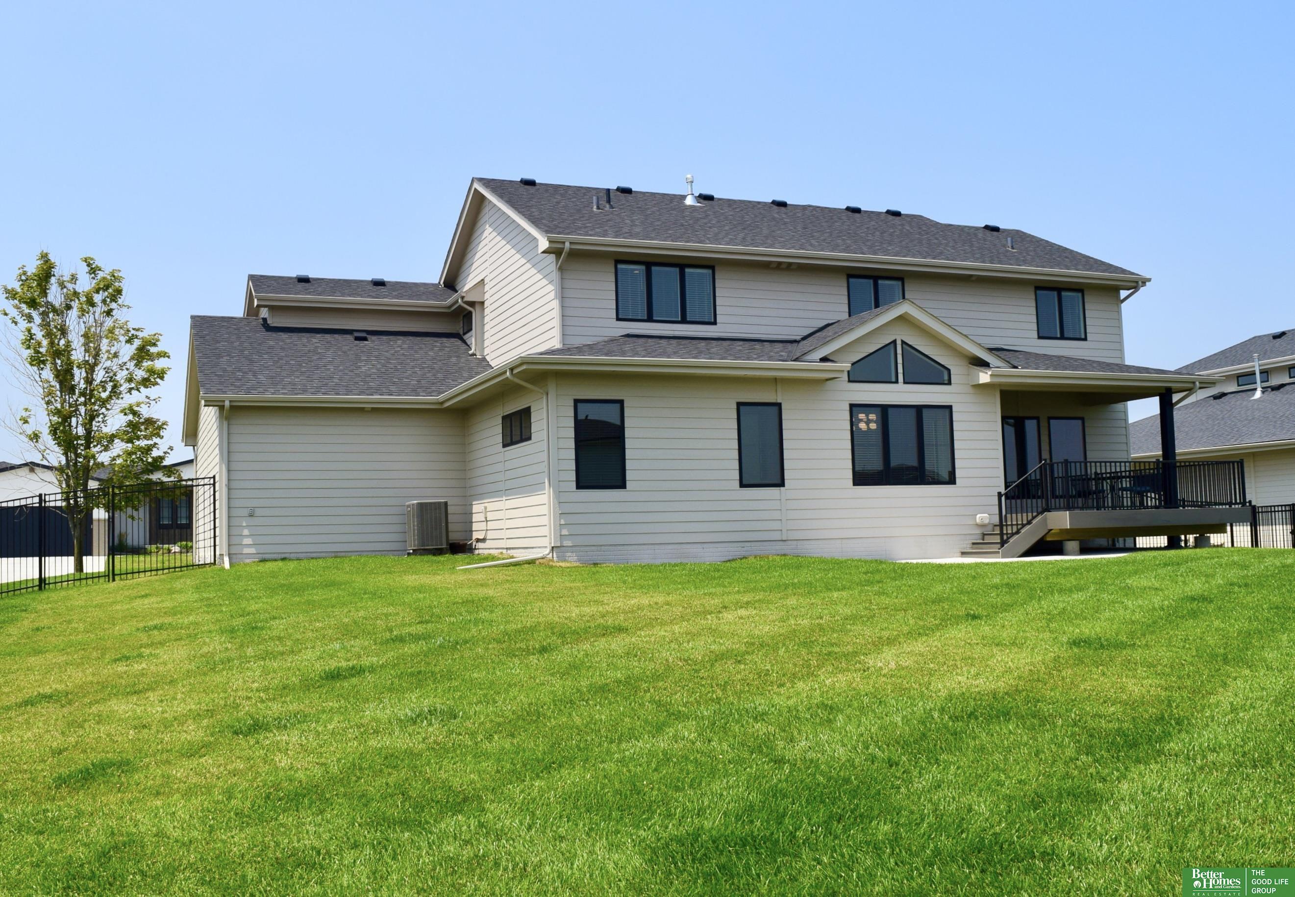 Property Photo: 3925 S 211 Street NE 68022
