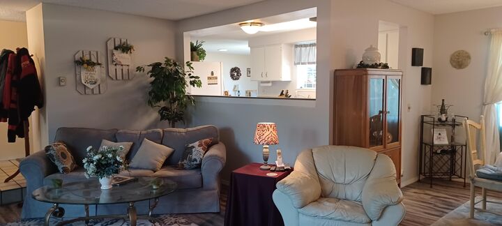 Property Photo:  409 NE Royal Drive  OR 97526 