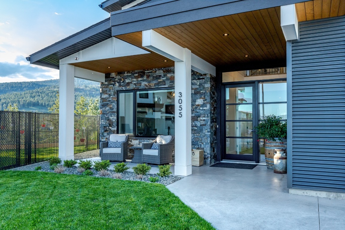 Property Photo: 3055 Shaleview Drive BC V4T 3L6