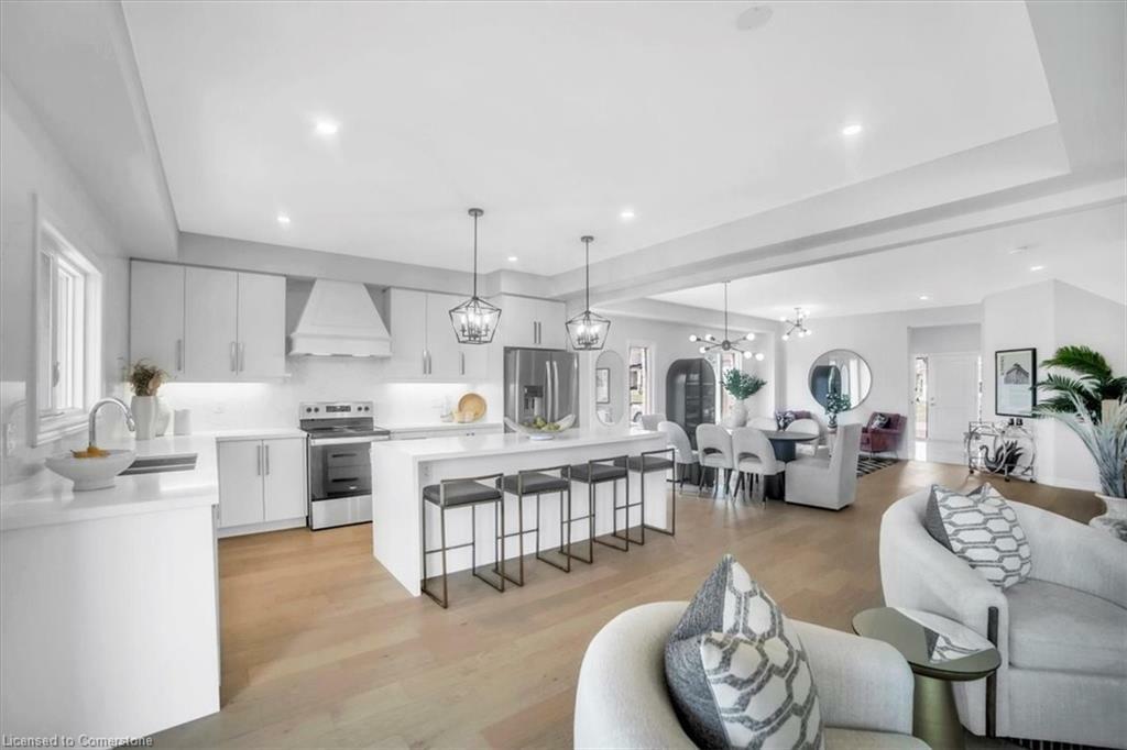 Property Photo:  91 Aquasanta Crescent  ON L9B 0J9 