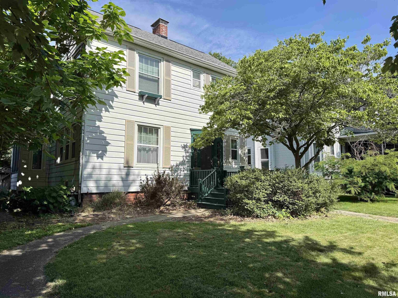 Property Photo: 814 N Prairie Street IL 61401