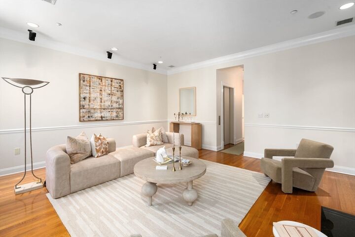 Property Photo: 151 Beacon Street 4 MA 02116
