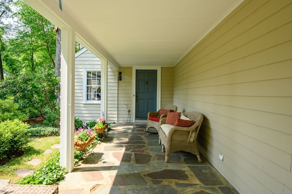 Property Photo: 460 King St MA 02025