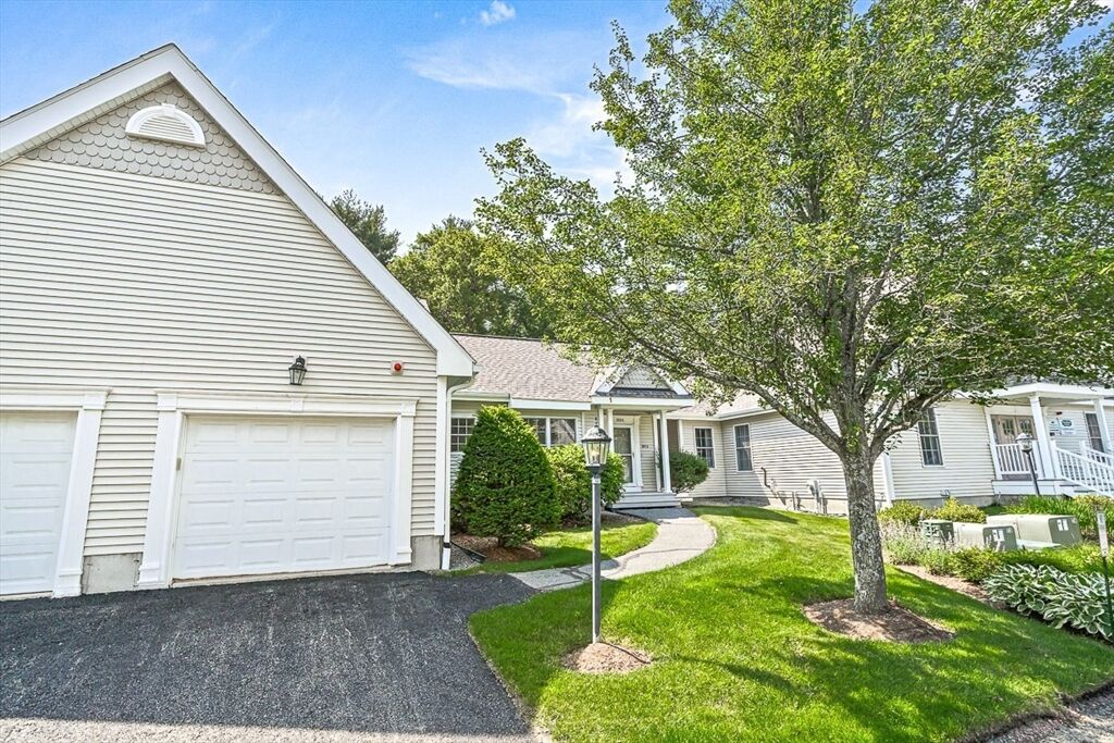 Property Photo:  301 Diane Cir 301  MA 01834 