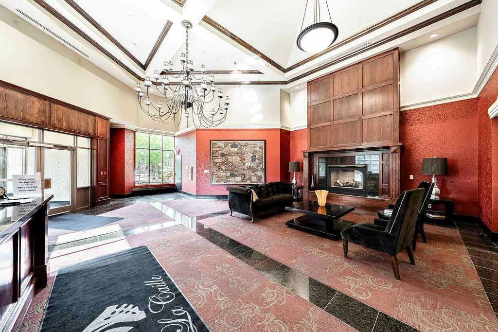Photo de la propriété: 200 La Caille Place SW 301 AB T2P 5E2