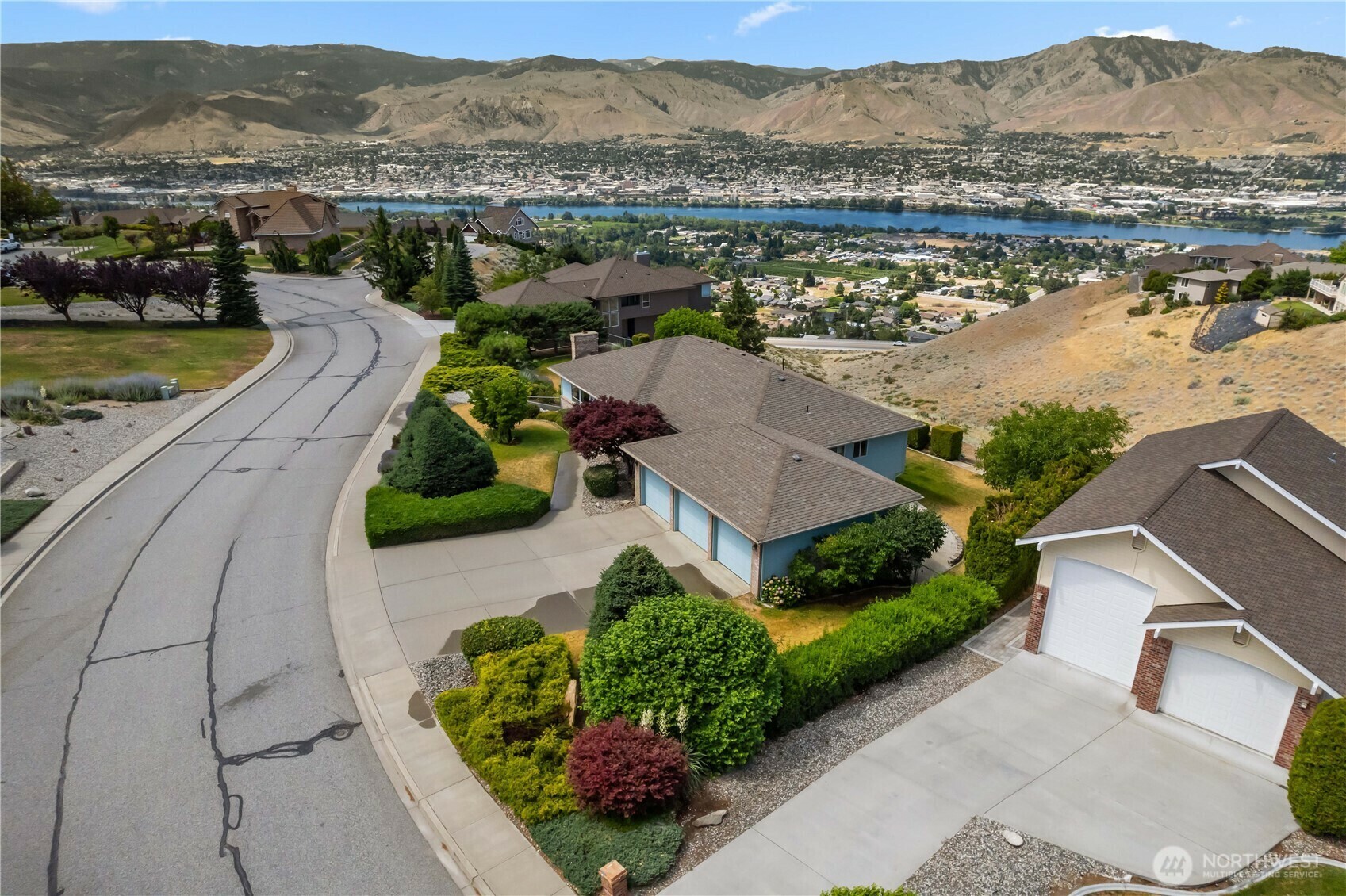 Property Photo: 2338 Grand Avenue WA 98802