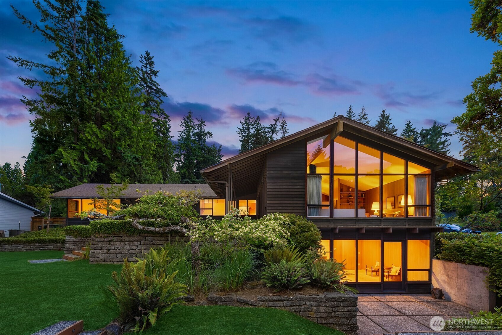 Property Photo: 6006 92nd Avenue SE WA 98040