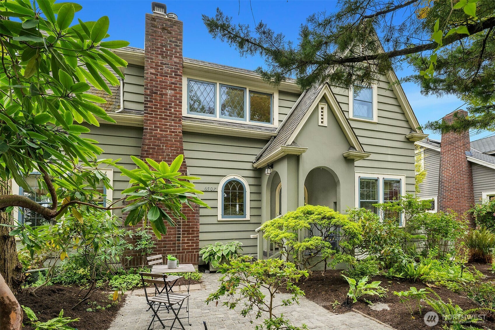 Property Photo: 6507 1st Avenue NW WA 98117