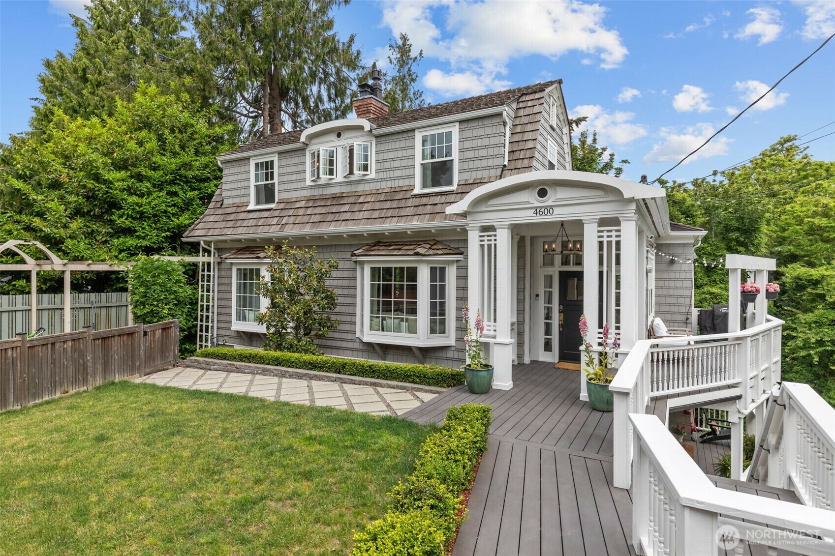 Property Photo:  4600 SW Maple Avenue  WA 98136 