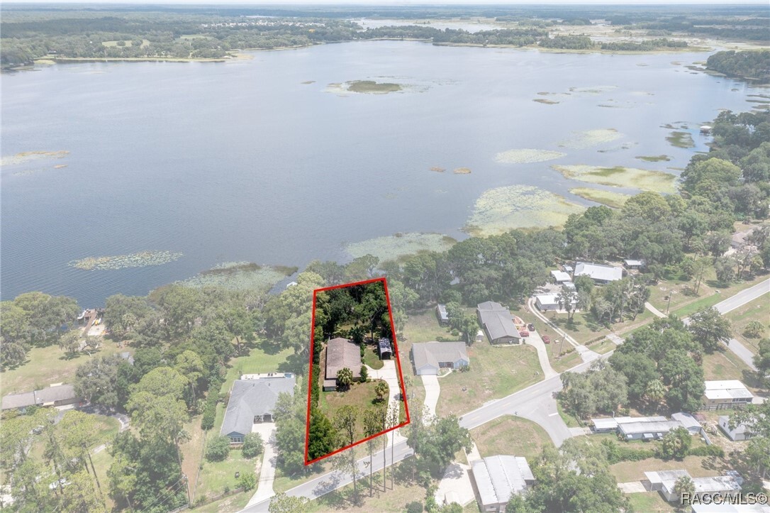 Property Photo: 4015 E Parsons Point Road FL 34442