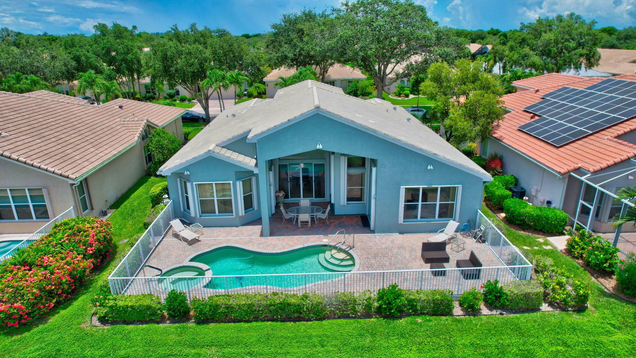 Property Photo: 13202 Alhambra Lake Circle FL 33446