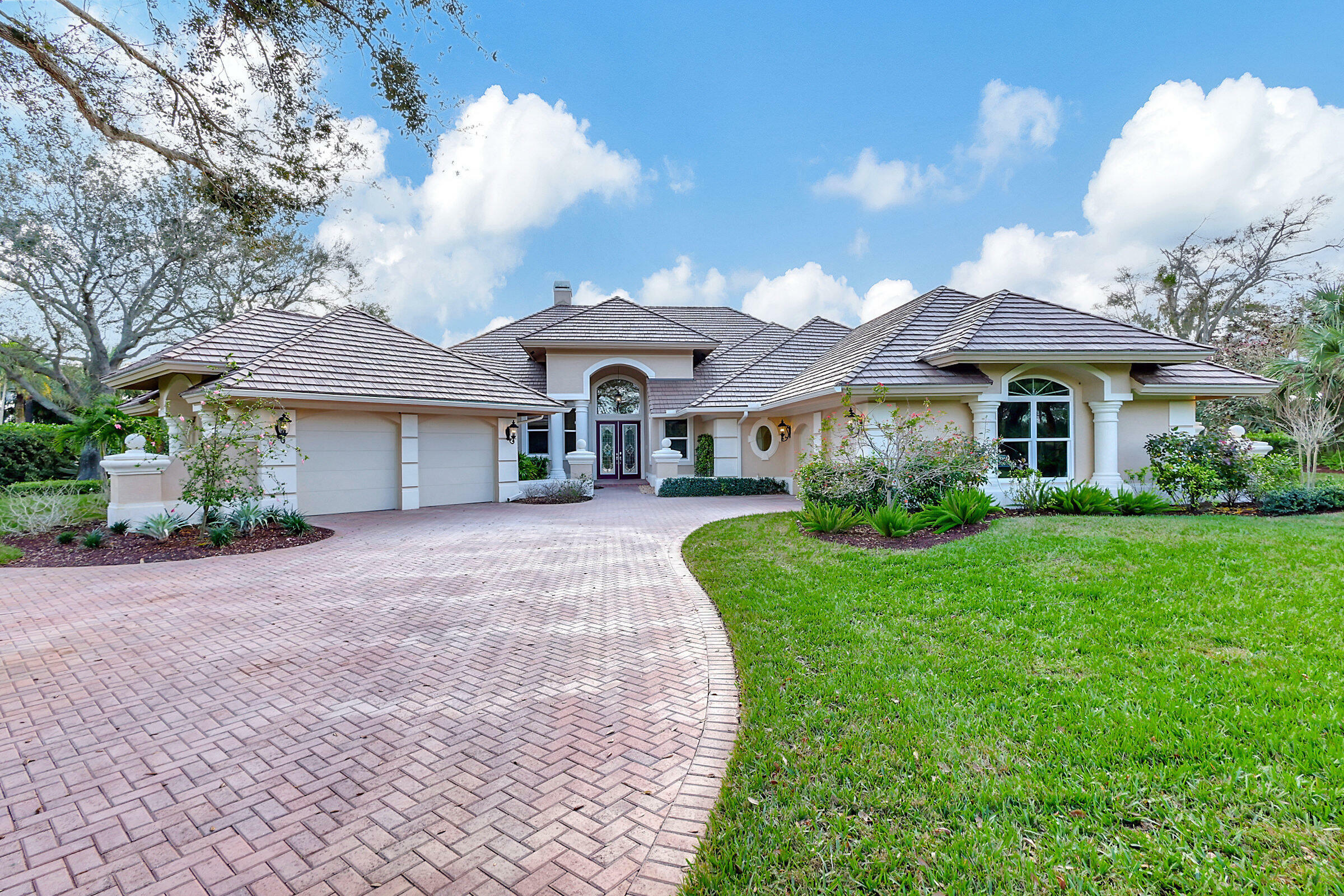 Property Photo: 5906 SE Congressional Place FL 34997