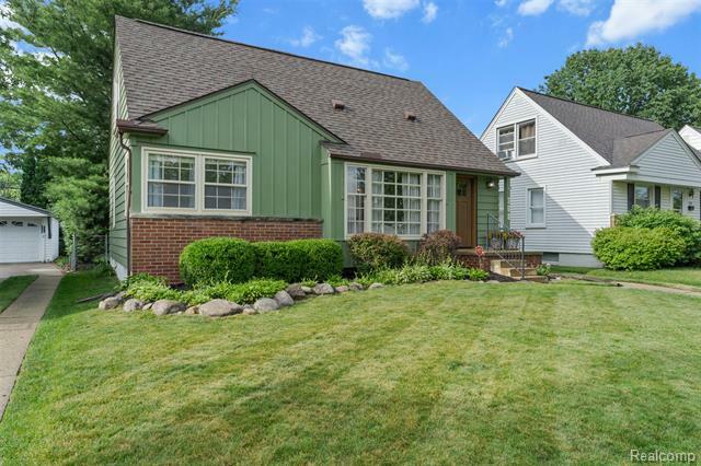 Property Photo: 308 Walnut Avenue MI 48073