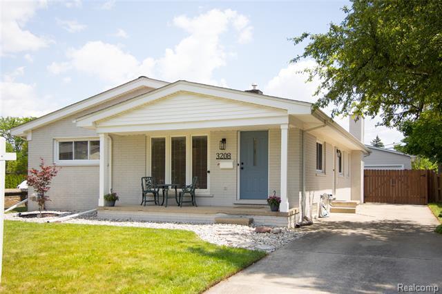 Property Photo: 3208 Clawson Avenue MI 48073