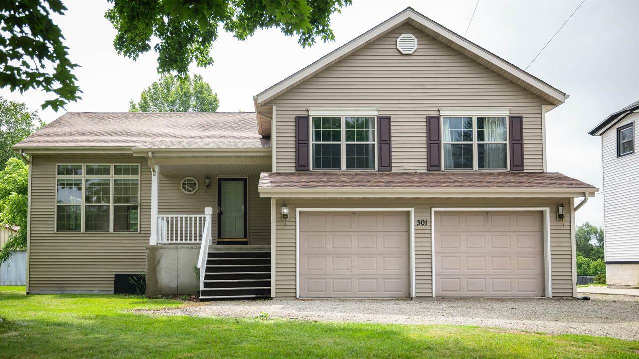 Property Photo: 301 Lincoln Avenue WI 53579