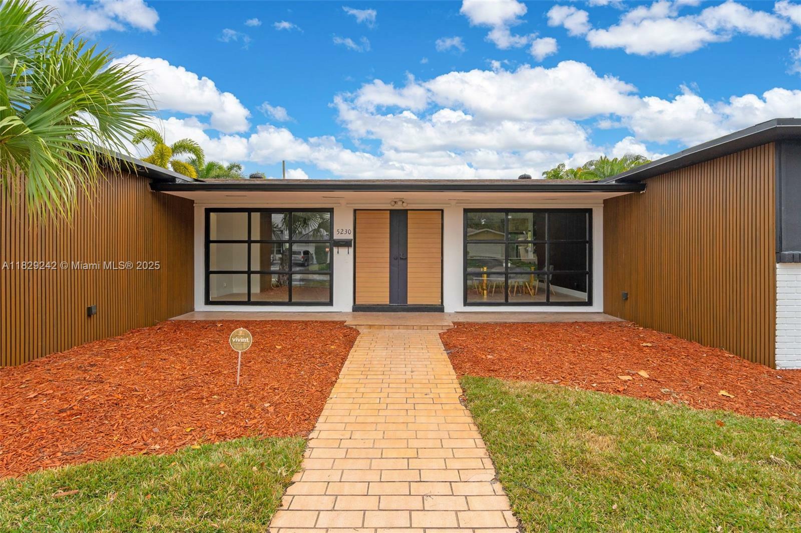 Property Photo: 5230 Tyler St FL 33021
