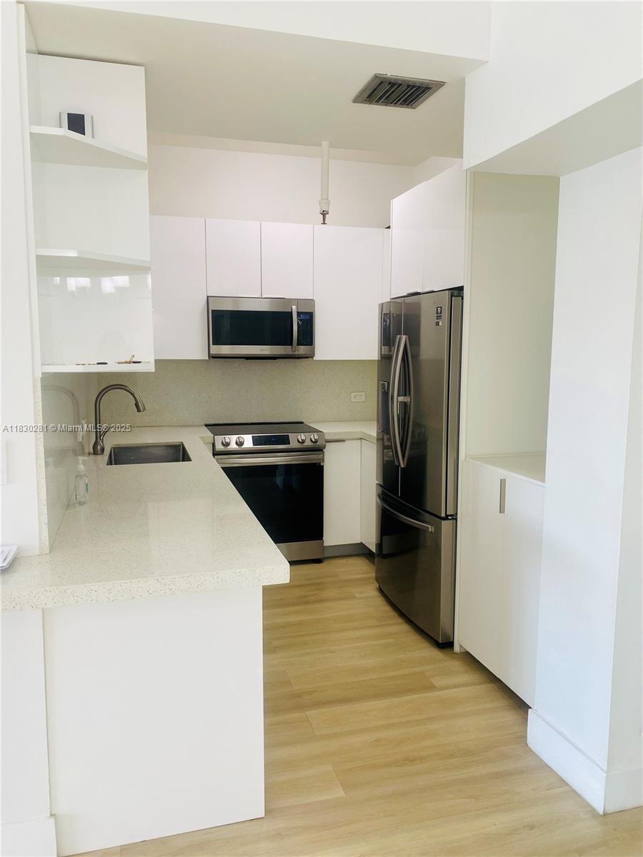 Property Photo: 20505 E Country Club Dr 132 FL 33180