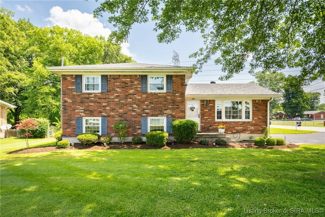 Property Photo: 3512 Holmans Lane IN 47130