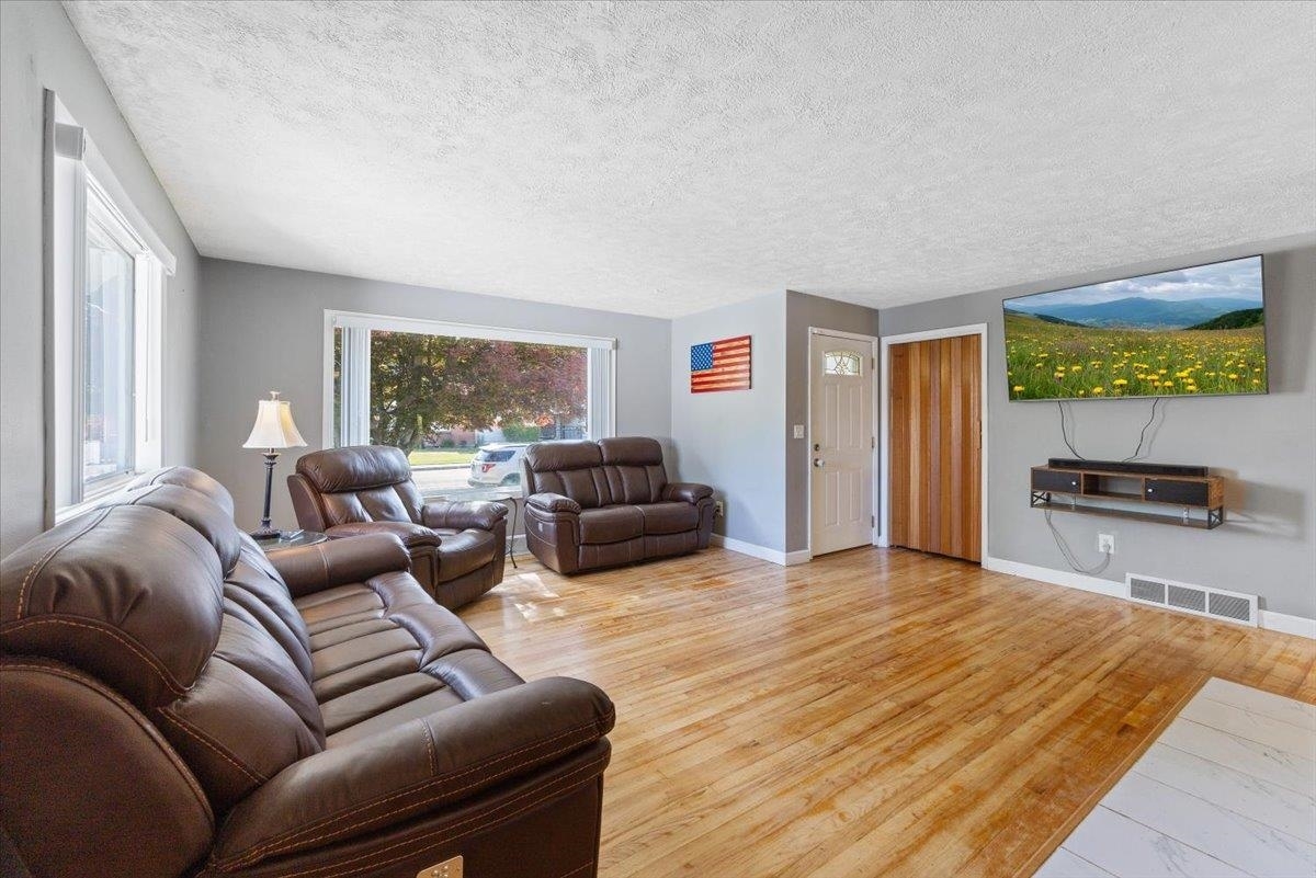 Property Photo: 1812 S Pines Rd WA 99206
