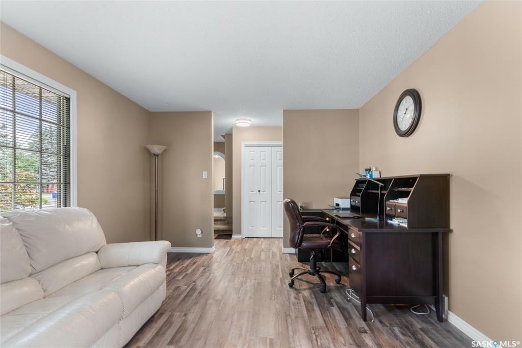 Property Photo: 538 Trent Crescent SK S7H 4T1
