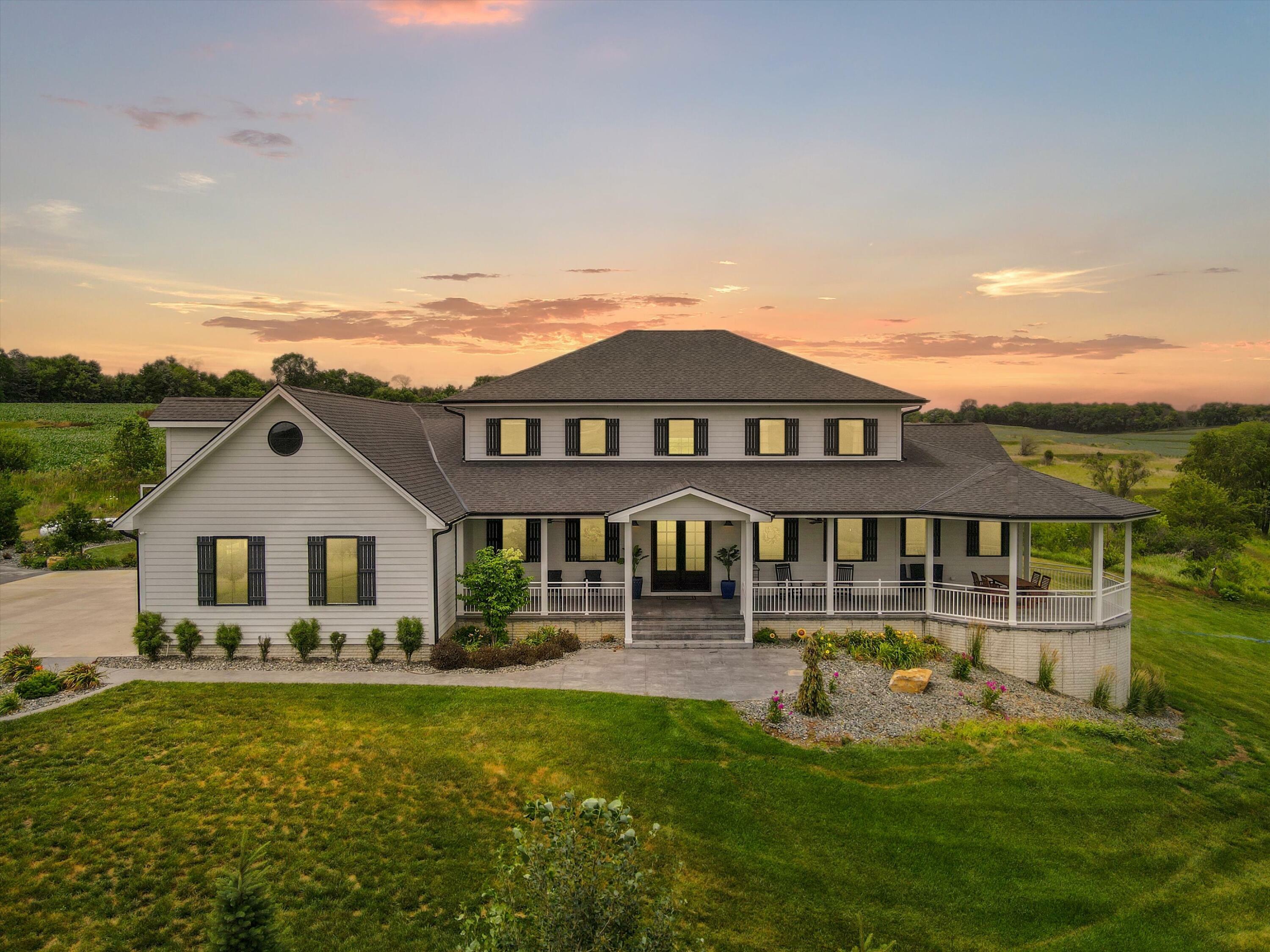 Property Photo: 1427 Plum Creek Rd Road IA 51653