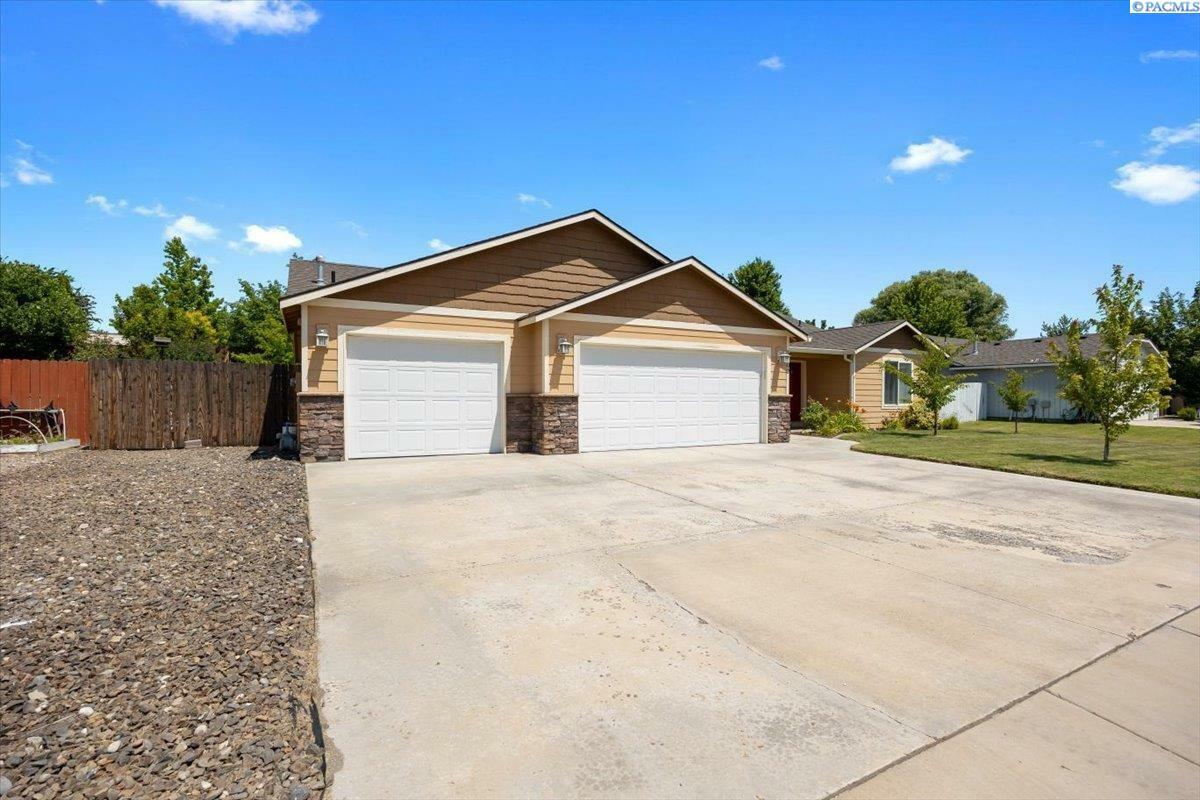 Property Photo: 5500 Kirkwood WA 99353-0000